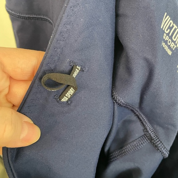 Victoria's Secret Sport Navy Leggings size large - Picture 6 of 7